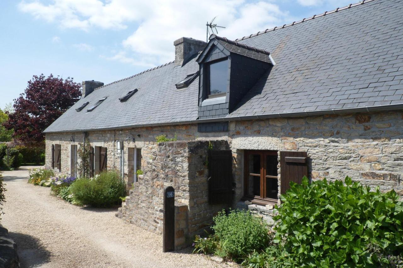 Sue'S Cottages Pleuven Exterior foto