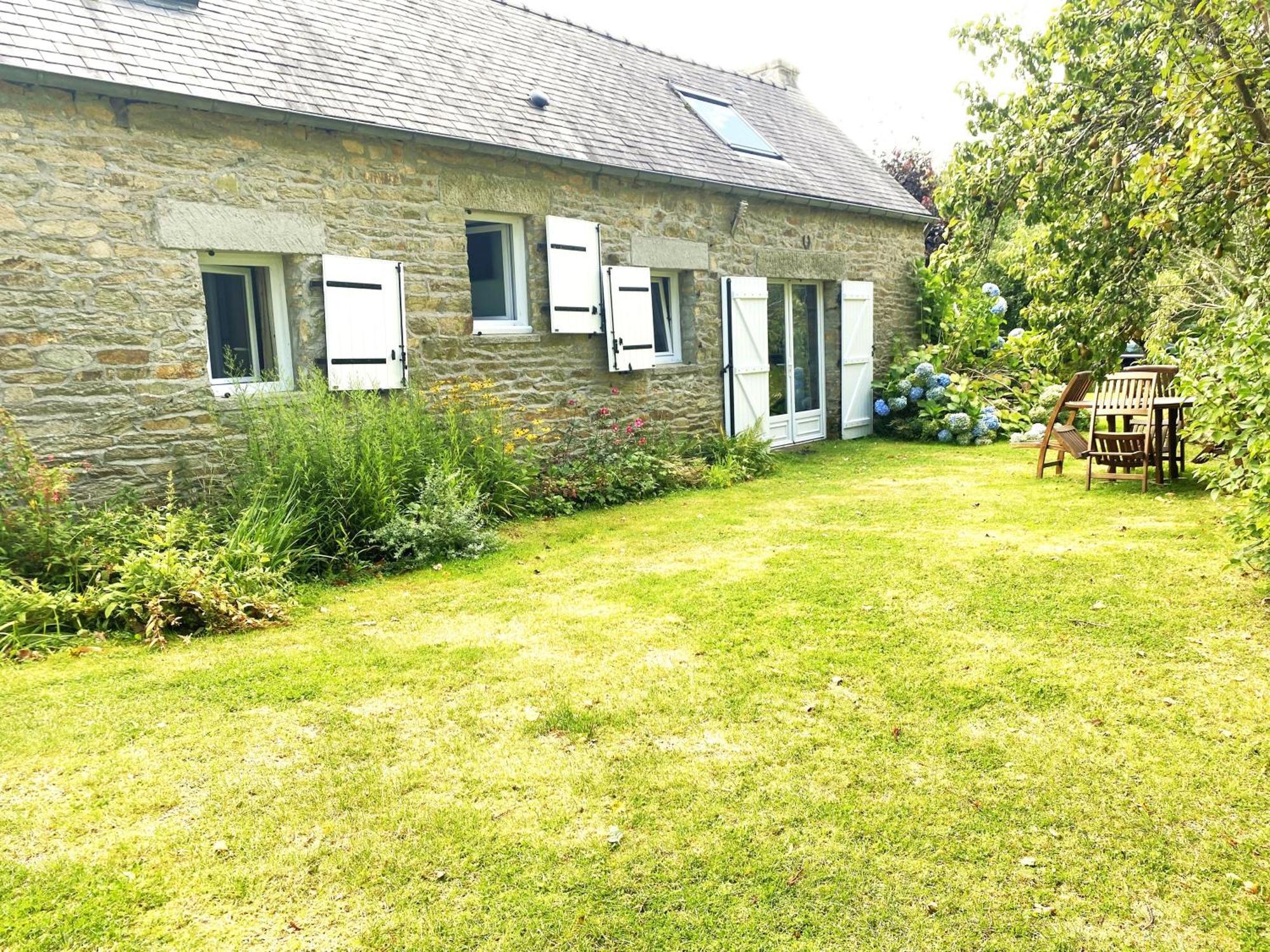 Sue'S Cottages Pleuven Exterior foto
